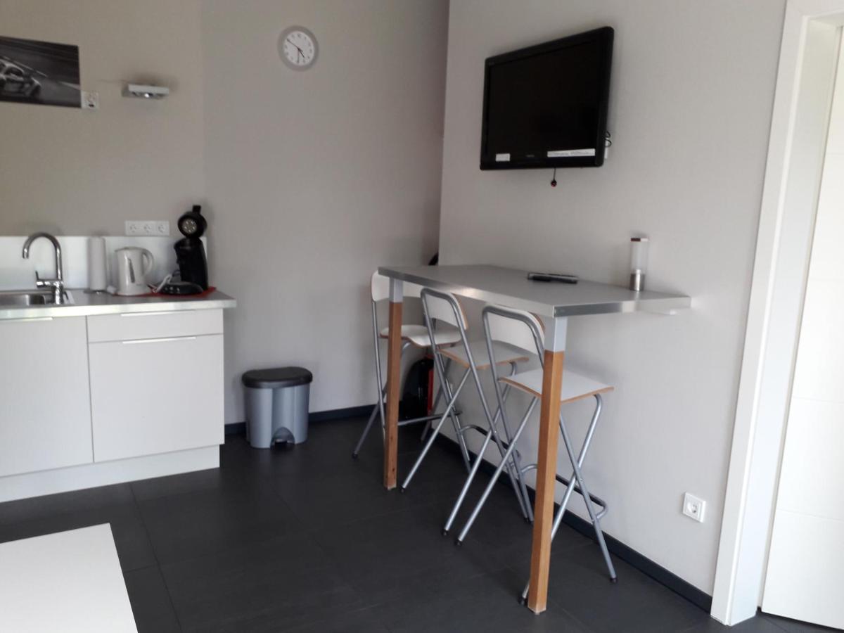 Ring-Race-Flats Appartements Аденау Екстериор снимка